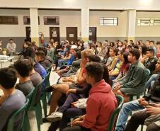 Imagens da palestra para alunos do Colégio Estadual Marcílio Dias com o Promotor de Justiça Dr. Rafael Pereira.