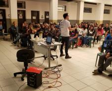 Imagens da palestra para alunos do Colégio Estadual Marcílio Dias com o Promotor de Justiça Dr. Rafael Pereira.