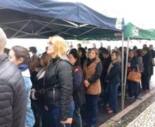 Funcionários do NRE em cerimônia alusiva à Semana da Pátria.
