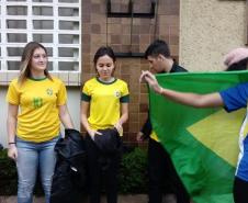 Alunos em cerimônia alusiva à Semana da Pátria.