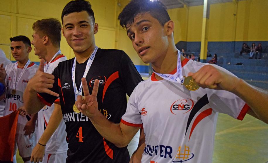 Estudantes participando