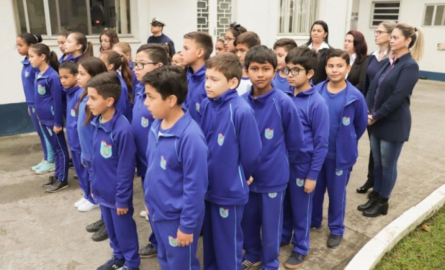 Alunos da Escola Almirante Tamandaré.