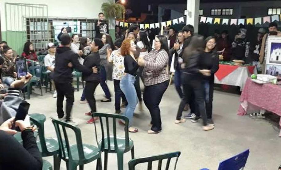 Atividade encerrou com baile de fandango.