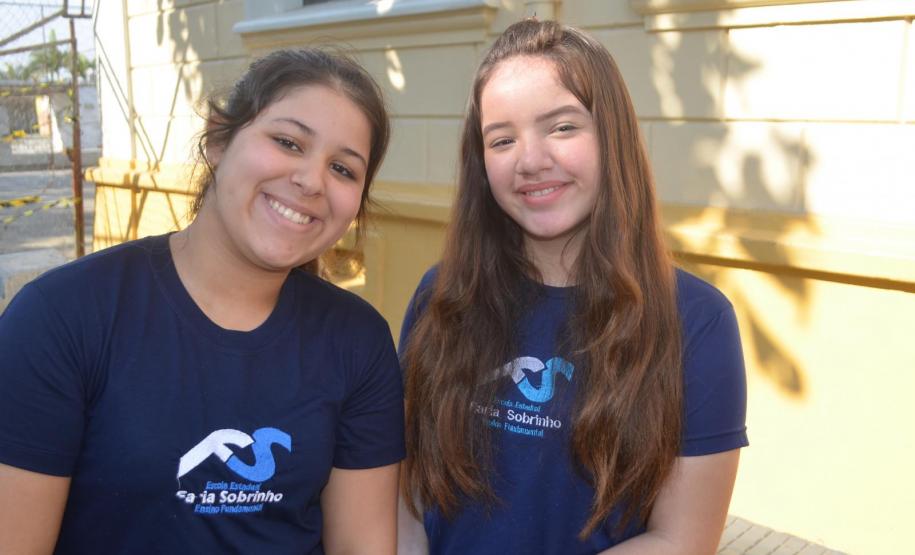 Aiumee e Allana gostam de ensinar e estão empolgadas com a atividade de tutoras.