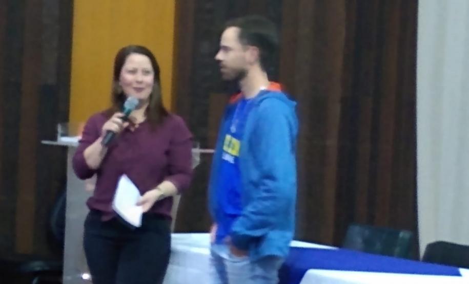 Apresentação pela técnica do núcleo de Paranaguá e o do Professor sobre plano de ação para disseminar práticas metodológicas para o ano de 2020.