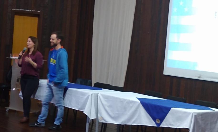 Apresentação pela técnica do núcleo de Paranaguá e o do Professor sobre plano de ação para disseminar práticas metodológicas para o ano de 2020.