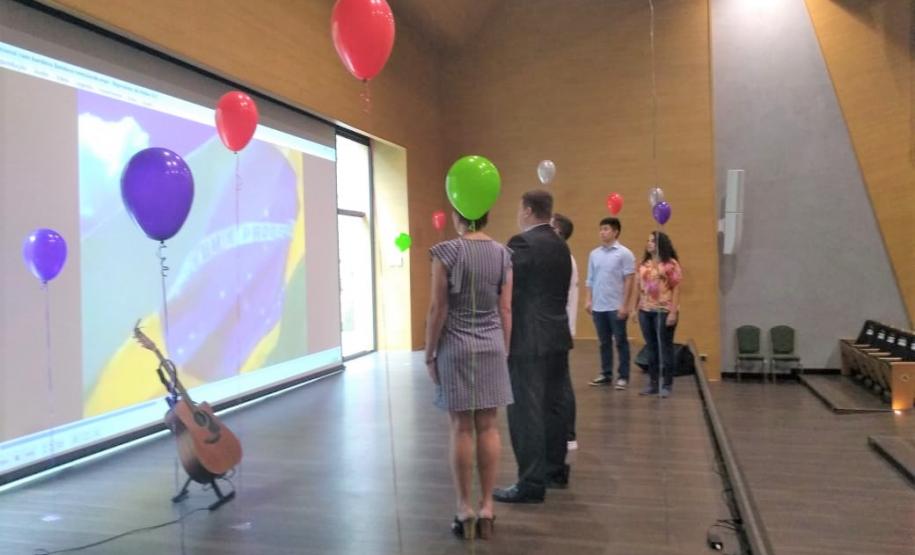 Abertura do evento com o Hino Nacional.